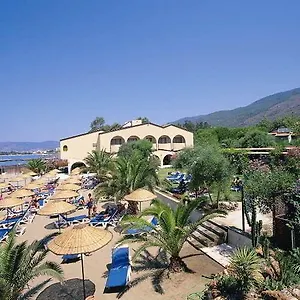 https://dogan-paradise-beach.hotelsofizmir.com